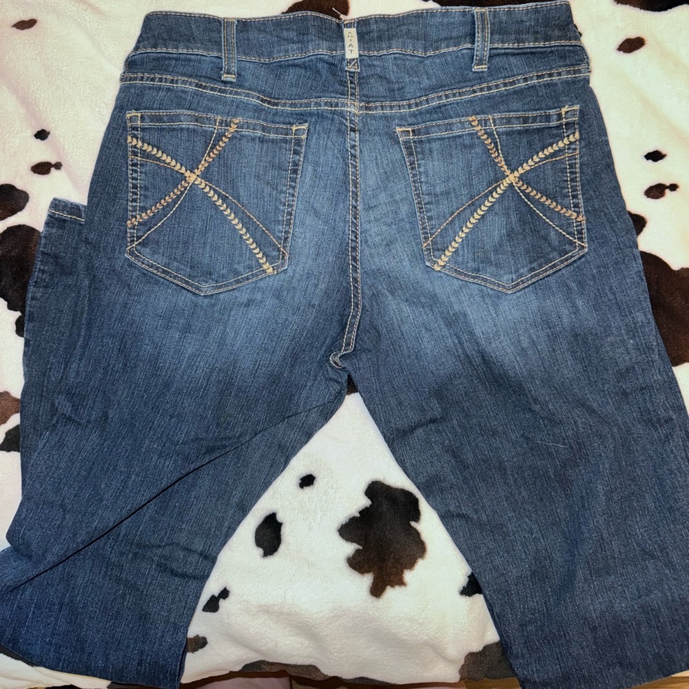 Ariat jeans size 33R